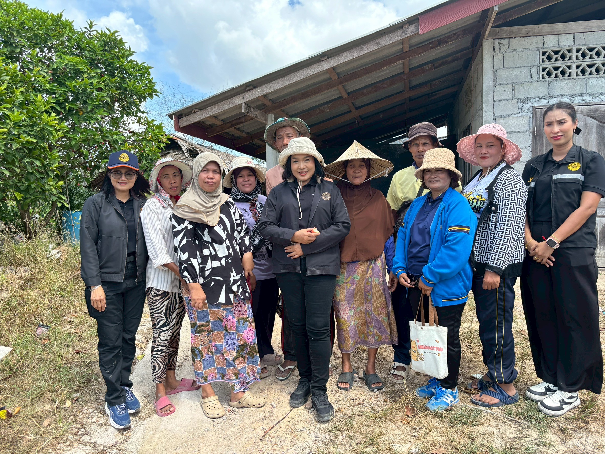 title - ผู้ตรวจราชการ ส.ป.ก. ลงพื้นที่ตรวจราชการ โครงการจัดที่ดินให้ชุมชนตามนโยบายรัฐบาล (คทช.) จังหวัดสงขลา